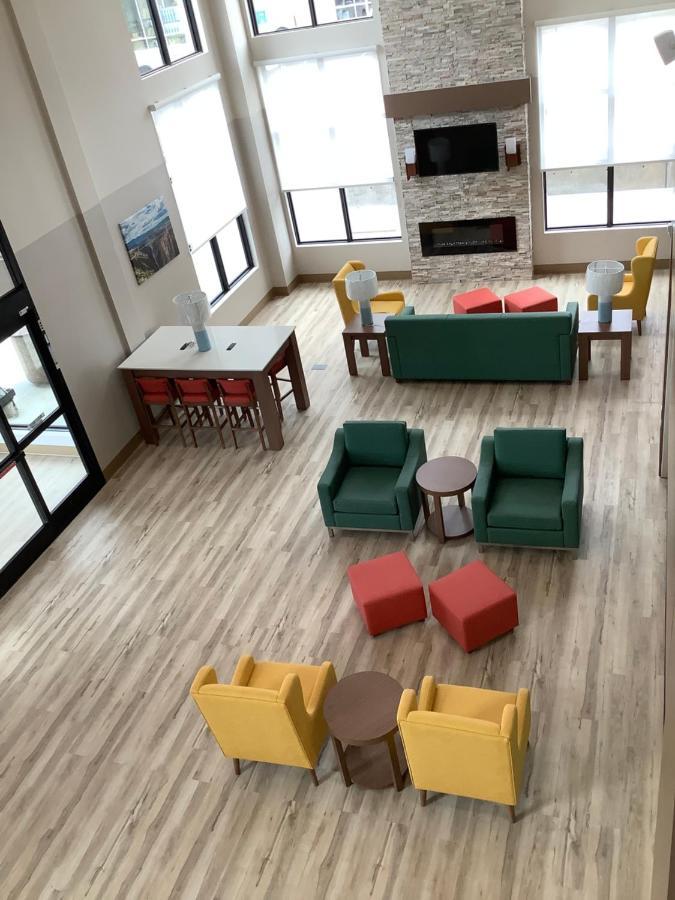 Comfort Suites Colorado Springs East - Medical Center Area Buitenkant foto