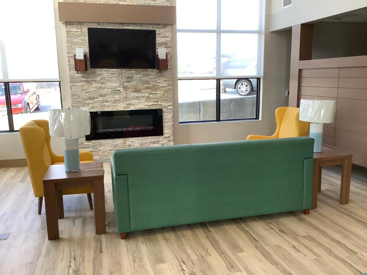 Comfort Suites Colorado Springs East - Medical Center Area Buitenkant foto