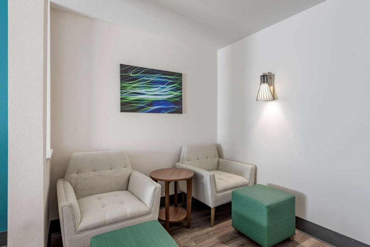 Comfort Suites Colorado Springs East - Medical Center Area Buitenkant foto