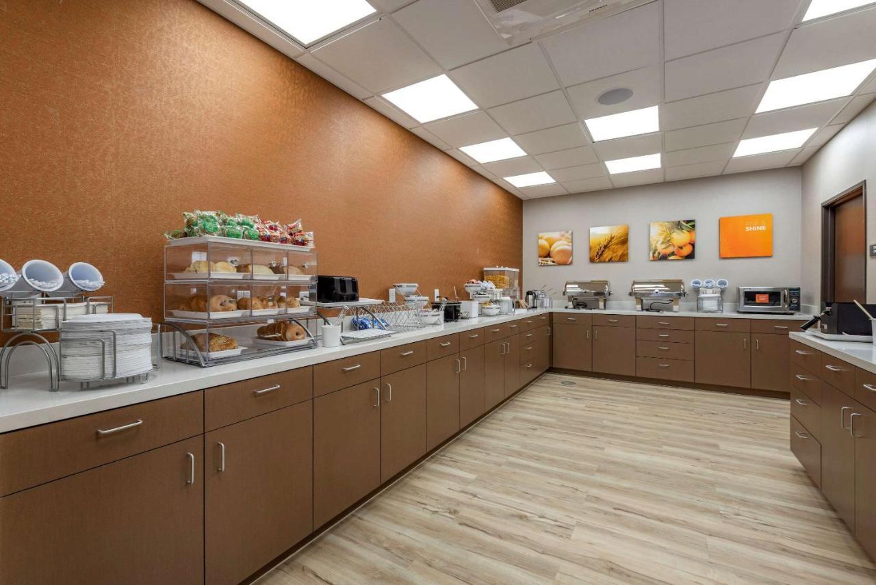 Comfort Suites Colorado Springs East - Medical Center Area Buitenkant foto
