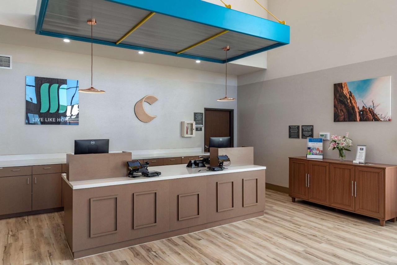 Comfort Suites Colorado Springs East - Medical Center Area Buitenkant foto