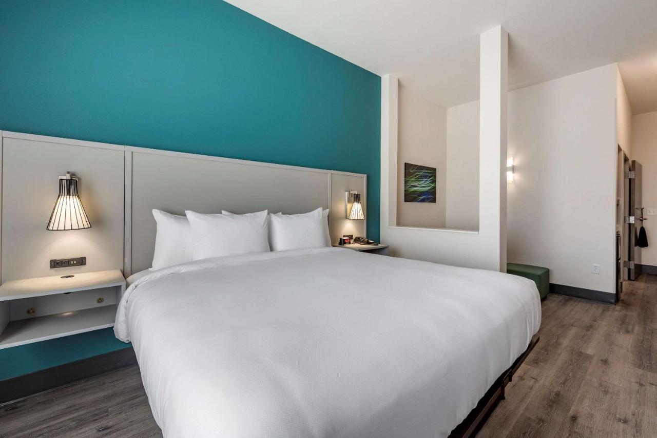 Comfort Suites Colorado Springs East - Medical Center Area Buitenkant foto