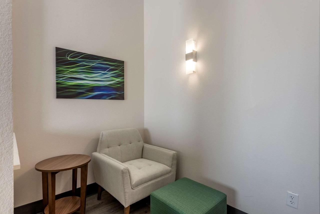 Comfort Suites Colorado Springs East - Medical Center Area Buitenkant foto