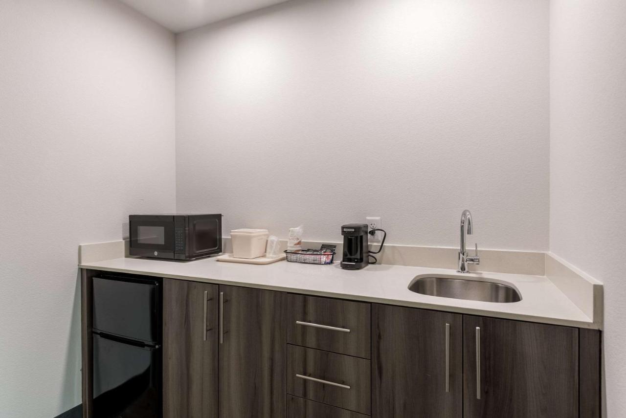 Comfort Suites Colorado Springs East - Medical Center Area Buitenkant foto