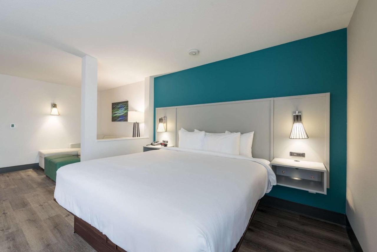 Comfort Suites Colorado Springs East - Medical Center Area Buitenkant foto