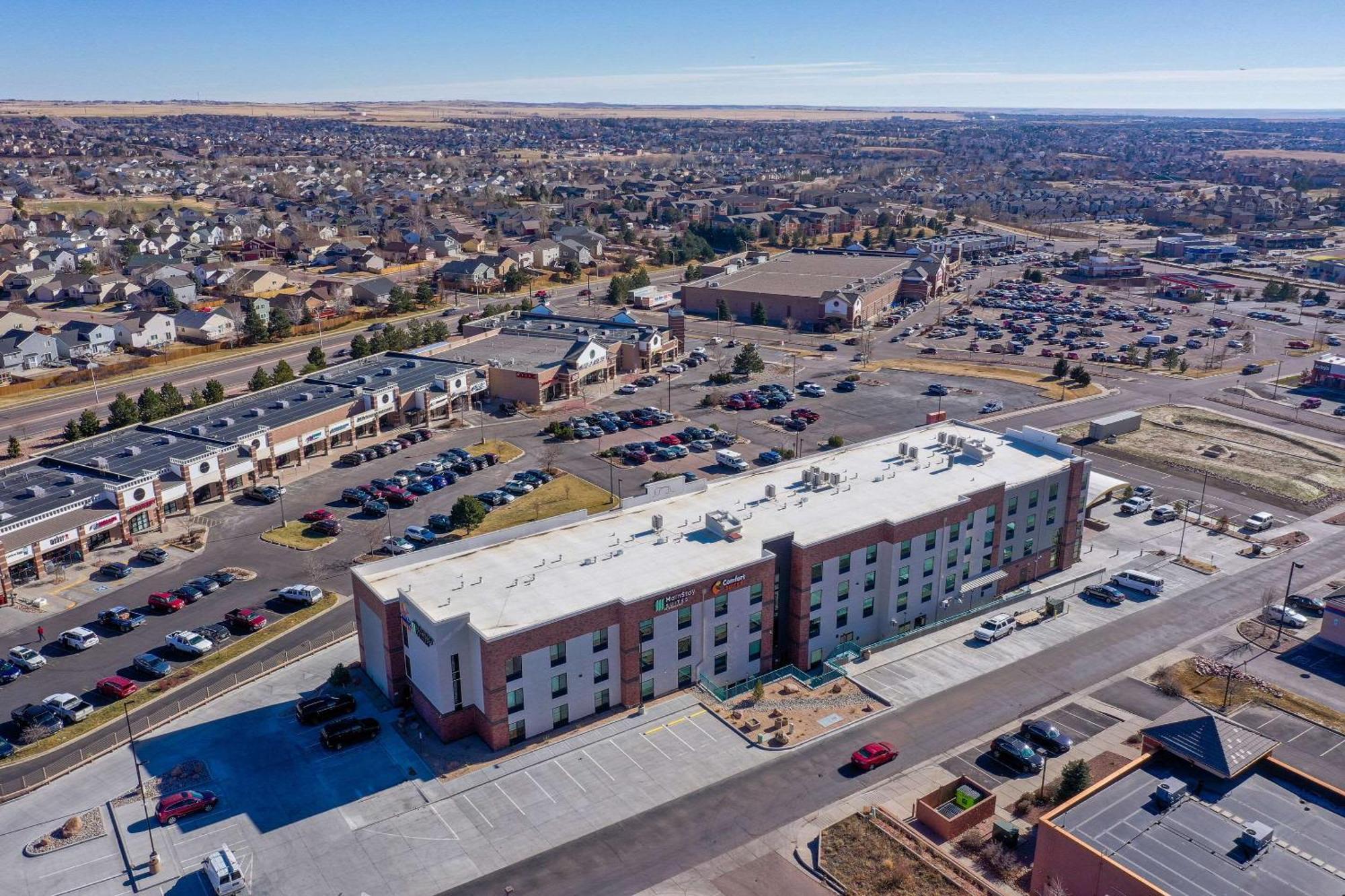 Comfort Suites Colorado Springs East - Medical Center Area Buitenkant foto