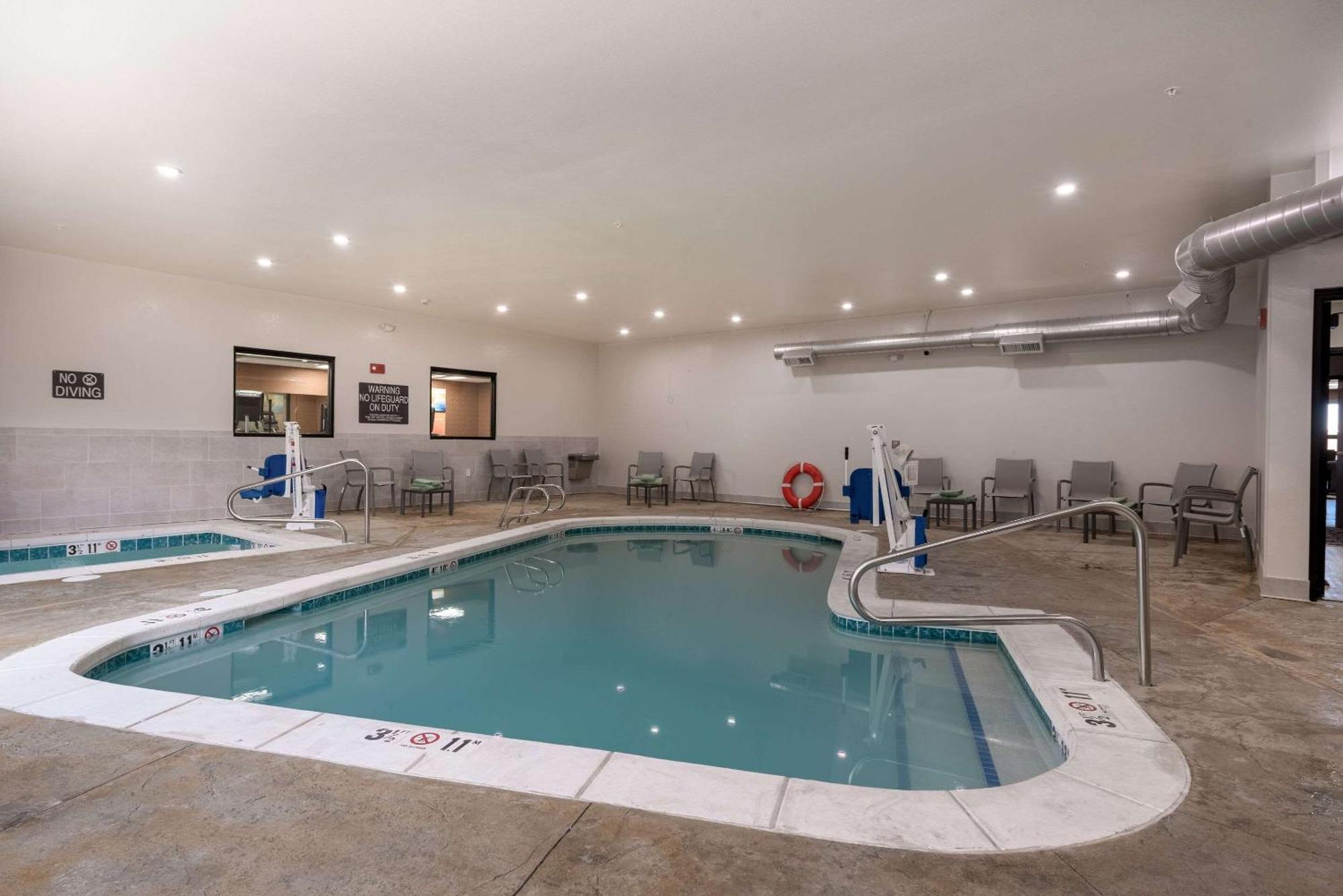 Comfort Suites Colorado Springs East - Medical Center Area Buitenkant foto
