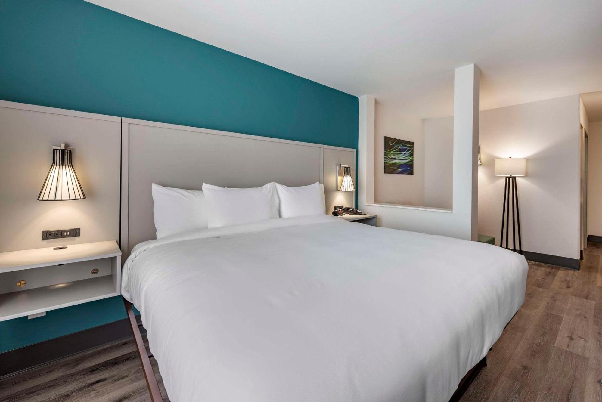 Comfort Suites Colorado Springs East - Medical Center Area Buitenkant foto