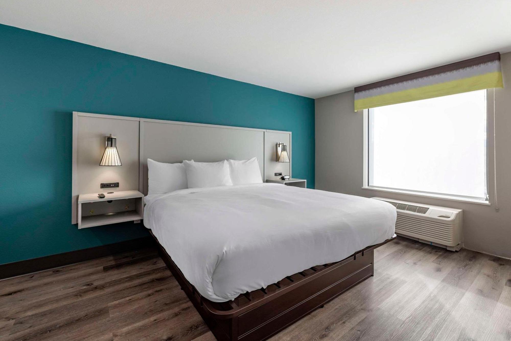 Comfort Suites Colorado Springs East - Medical Center Area Buitenkant foto